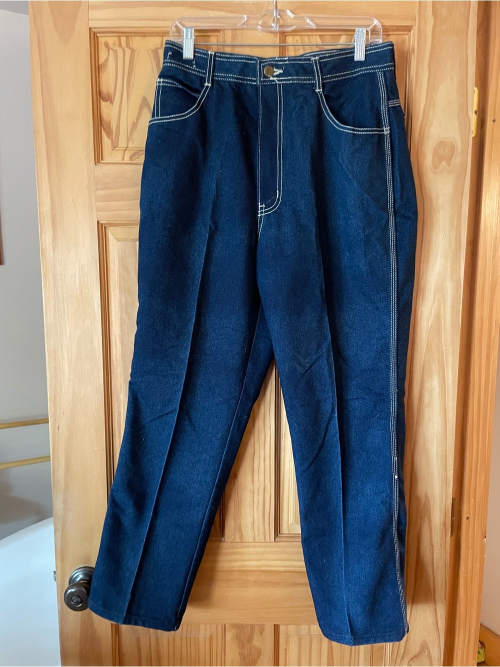 Straight-Leg Men's Jeans in Dark Blue with Contrast Stitching